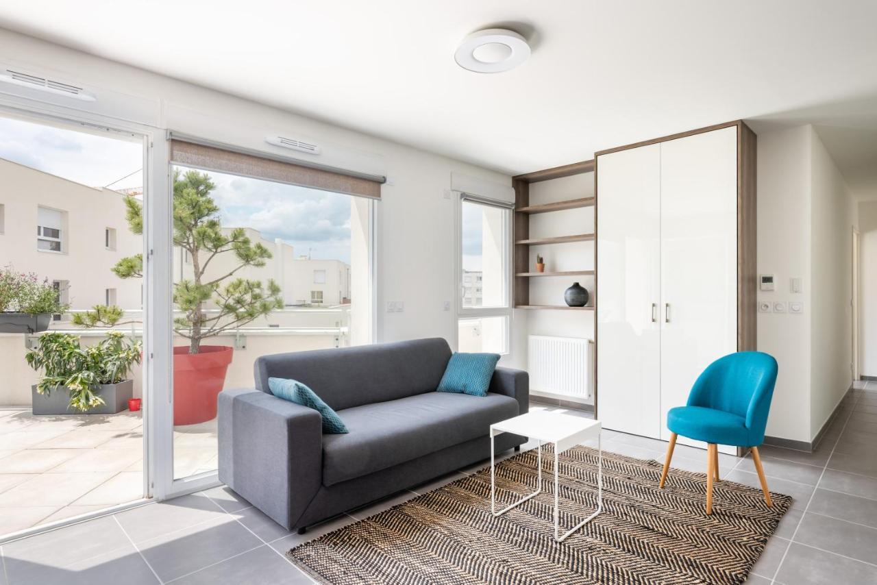 Appartement De Standing Avec Grande Terrasse Βιλερμπάν Εξωτερικό φωτογραφία